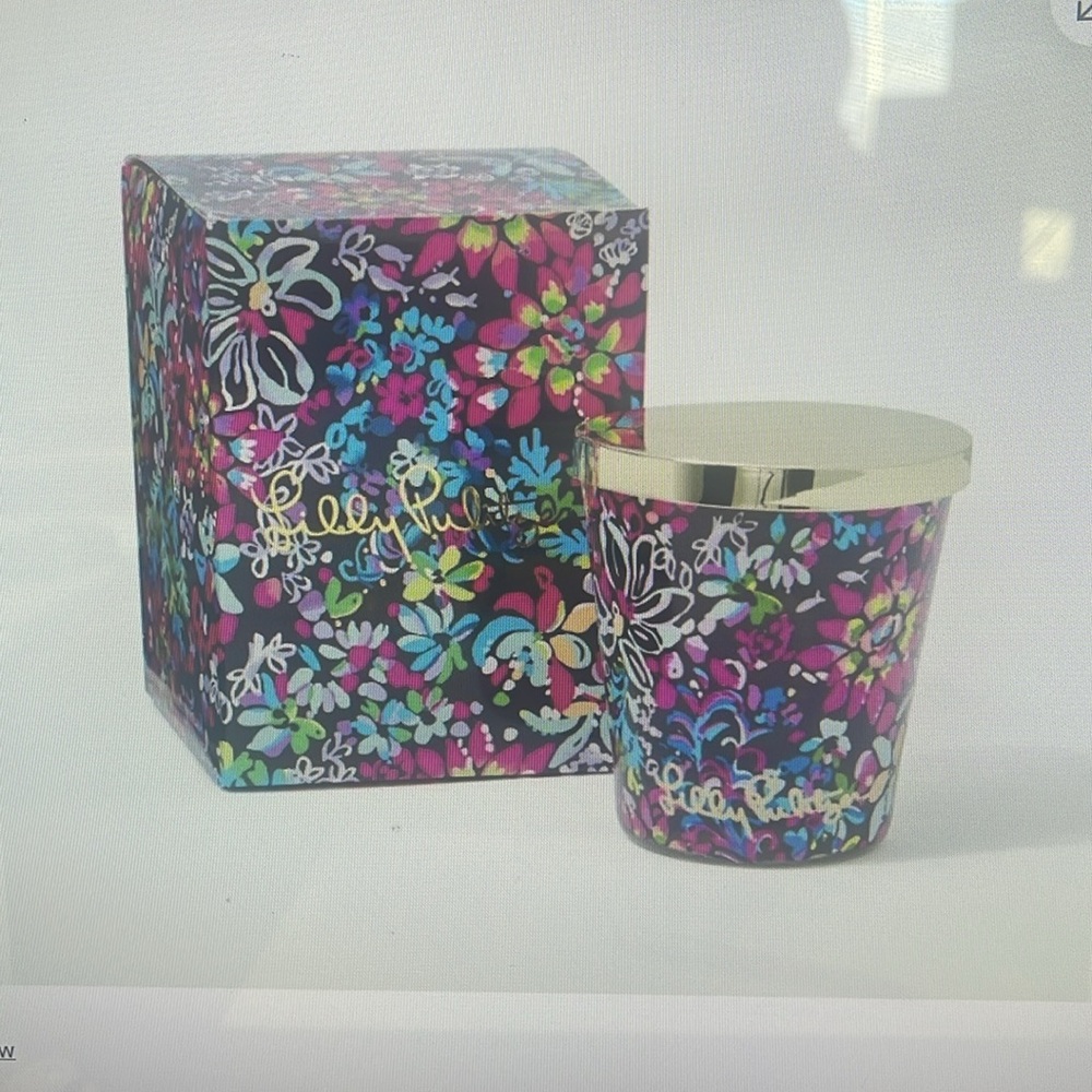 Lilly Pulitzer multi feeling fintastic soy citrus lidded glass jar 8 oz candle